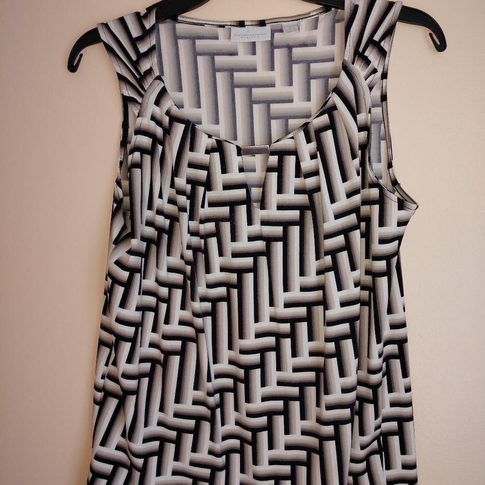 New York & company sleeveless pullover top blouse size medium